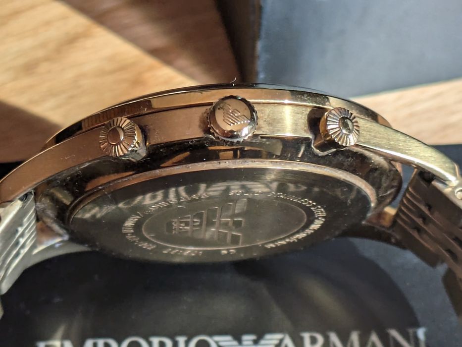 Złoty zegarek Armani