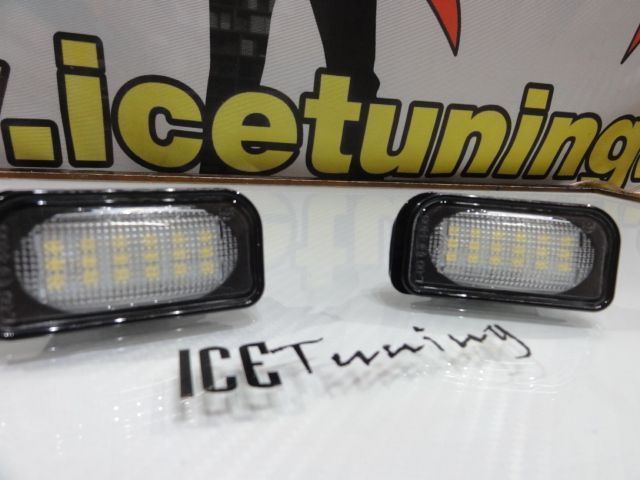 Suporte de lâmpada de matricula com led branco para Mercedes Classe C W203, CLK A209, W209, SL R230, Chrysler Crossfire coupe &amp; Cabrio 03-07