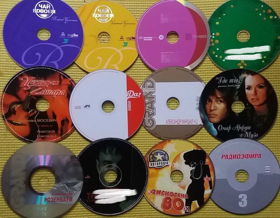 музыка сериалы кино dvd двд и другое 400 дисков подставки для cd