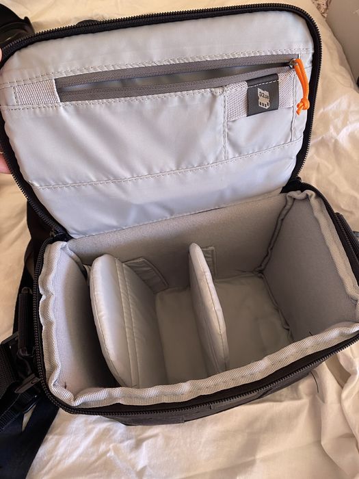 Canon 200D + Lente 18-55mm + Mala e acessórios| Segunda mão