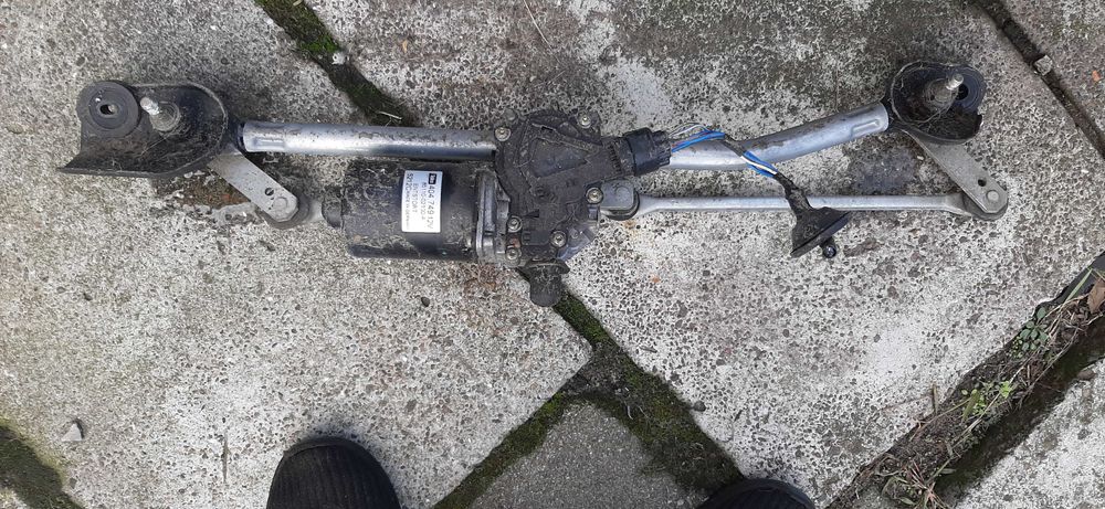 mechanizm wycieraczek silniczek corolla e12