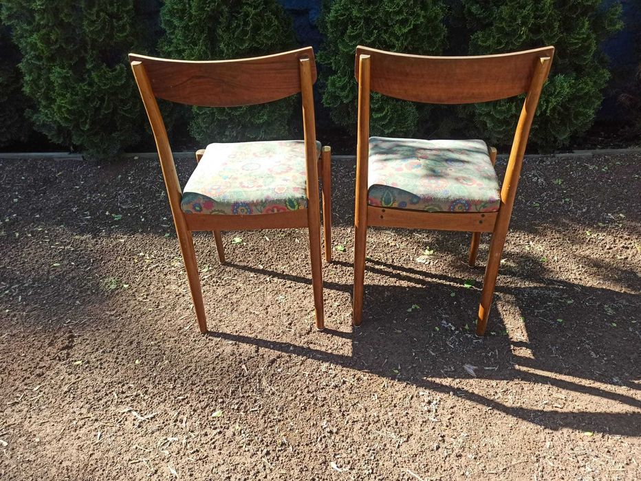 PRL Fabryka Mebli Bytom 2 krzesła do renowacji