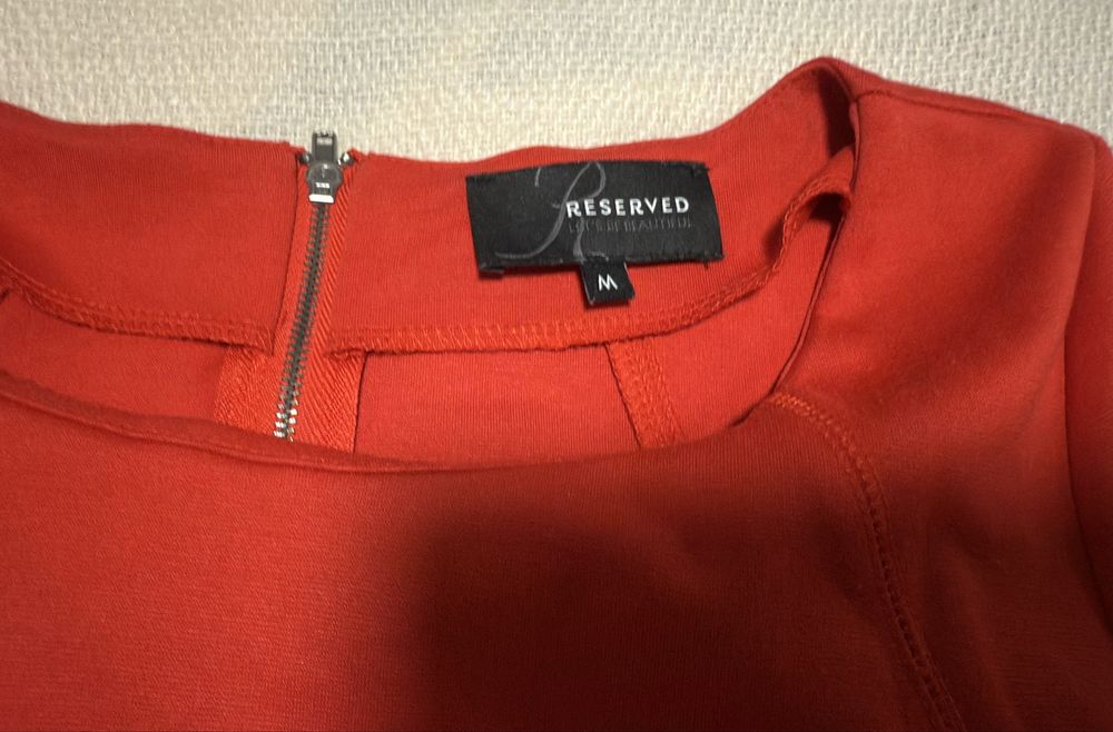 Sukienka Reserved