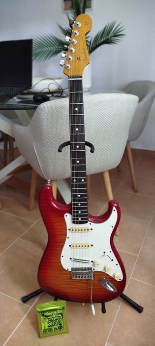 Fender Strat MiJ Foto Flame ’62 Reissue Cherry Burst 1994