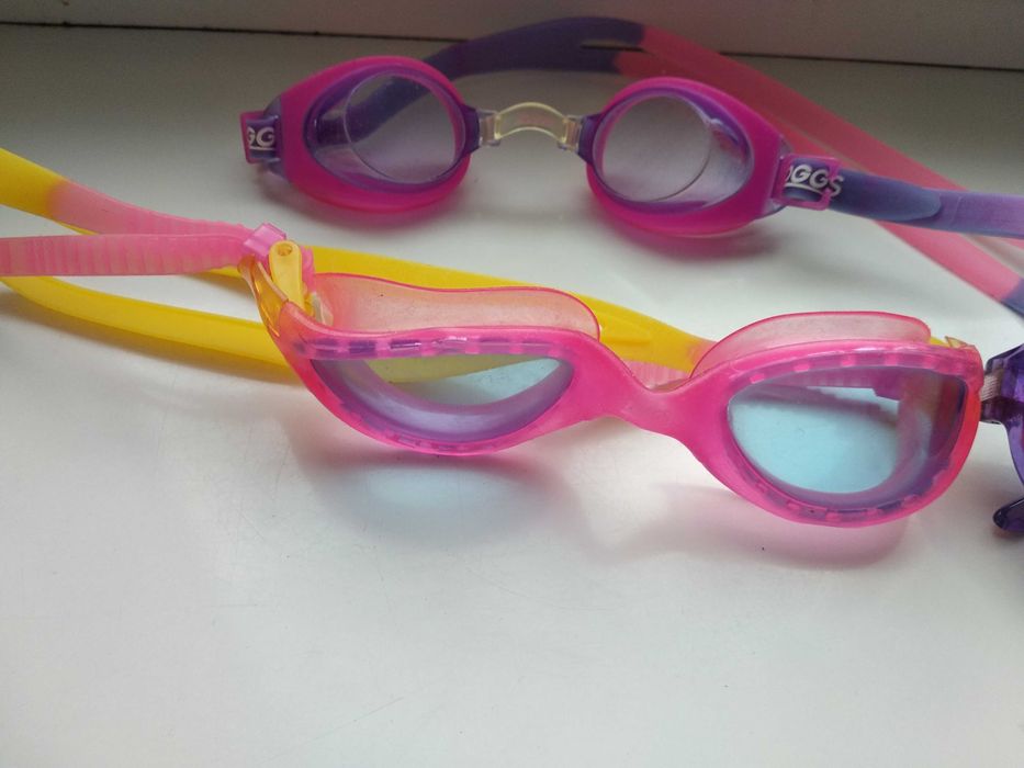 Дитячі окуляри для басейну