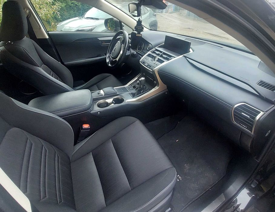 Samochód Osobowy Lexus NX 300