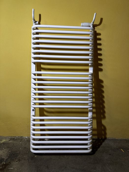Biały grzejnik łazienkowy 118x60 cm