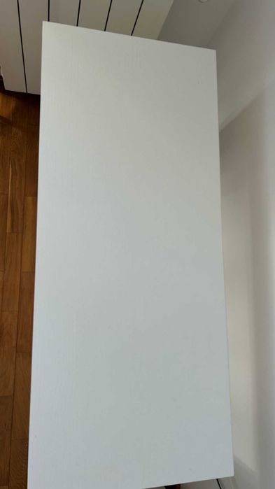 Secretária com gaveta