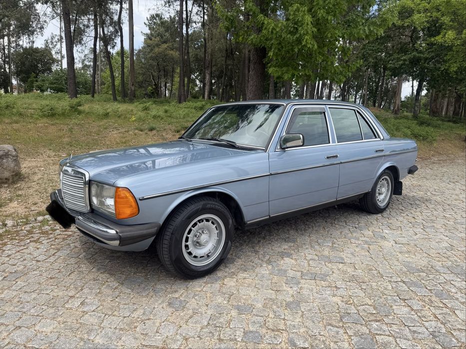 Mercedes Benz D300