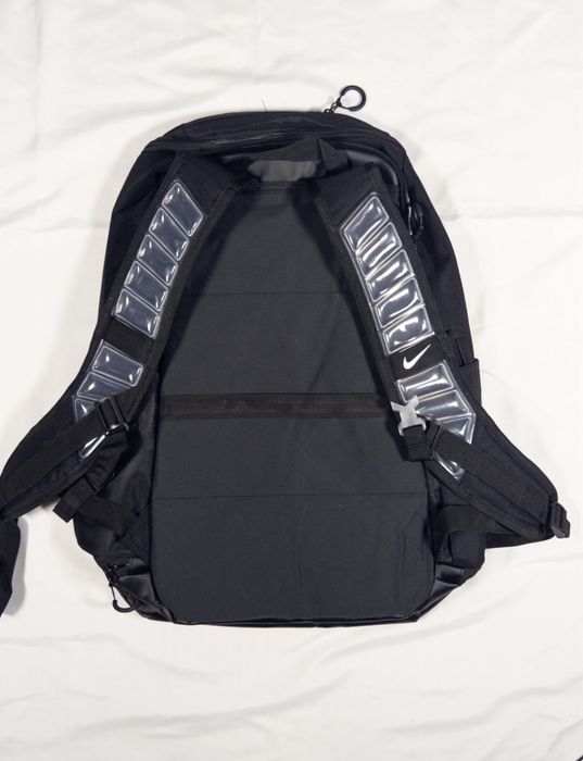 Czarny plecak nike elite varsity 32L
