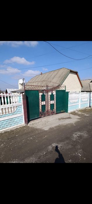 Продам будинок у місті Жашків, у центрі міста.