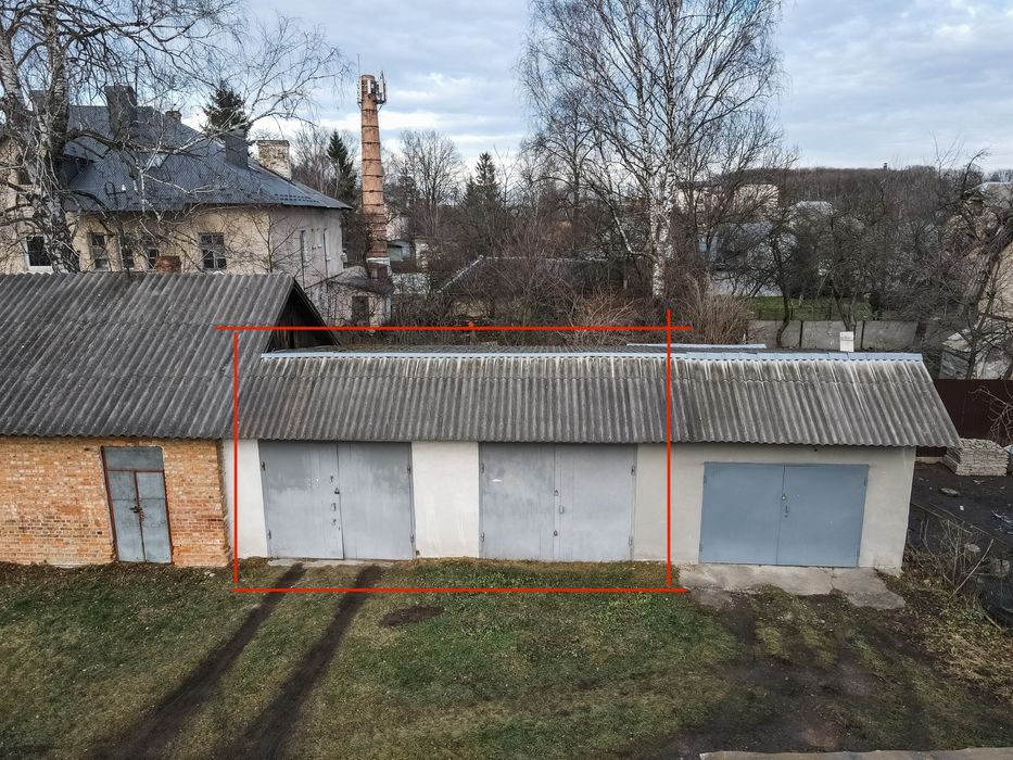 Два спарені гаражі