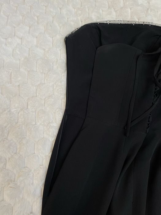 Sukienka na studniówkę z kryształkami i wiązaniem na plecach