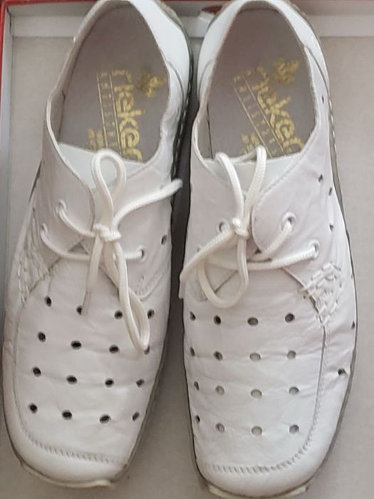 Продам макасины женские Rieker