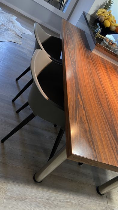 Conjunto de 4 cadeiras modernas