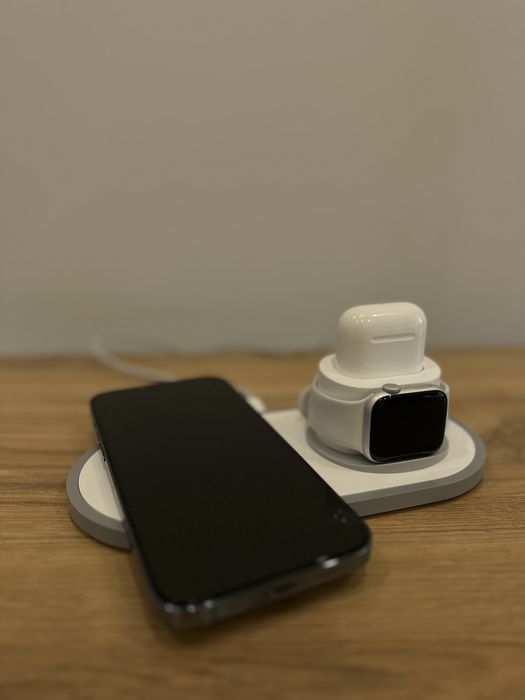 Бездротовий зарядний пристрій hoco 3 в 1, зарядна станція