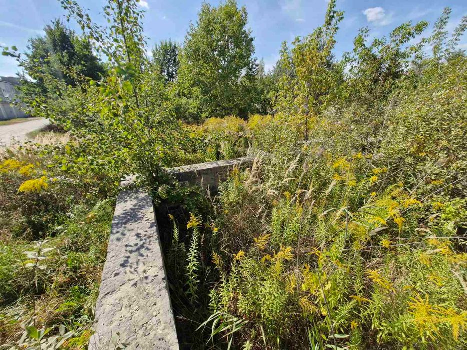 Ділянка на початку Іванівки з фундаментом. (26149411)