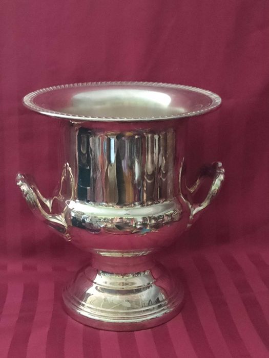 Frapé Marcado na Base Leonard SilverPlate