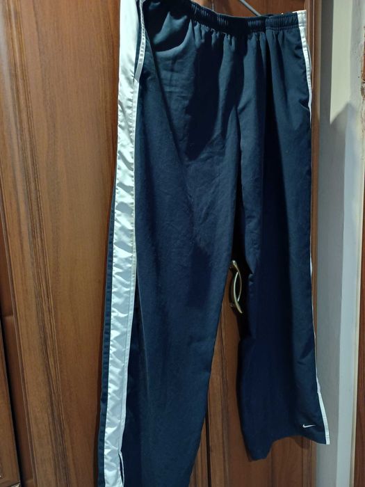 Spodnie  meskie ganatowe Nike XL -32 zł