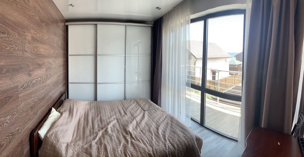 Дом- дача в первой линии моря. Грибовка.