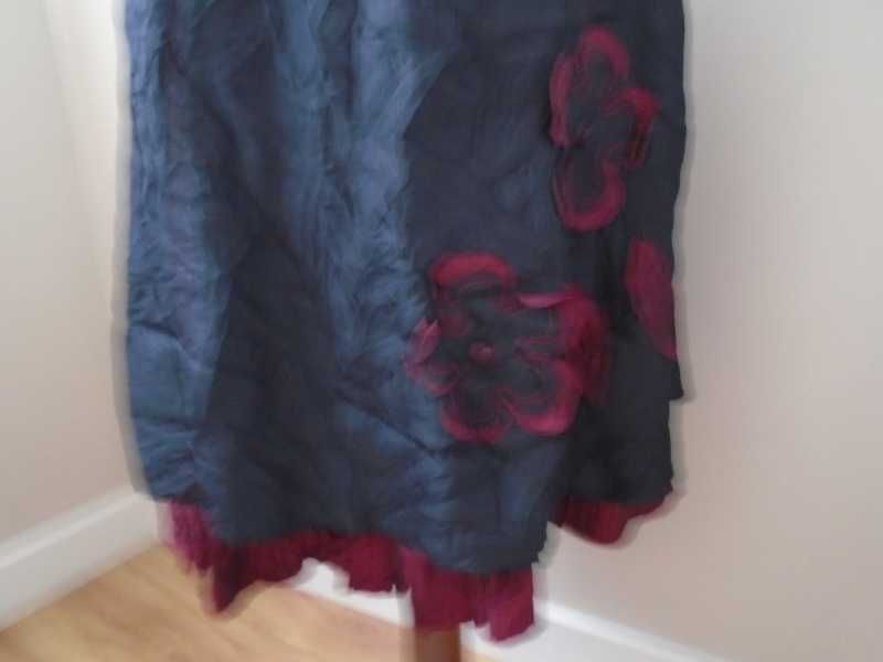 Vestido saia dupla/sobreposta, tecido enrugado