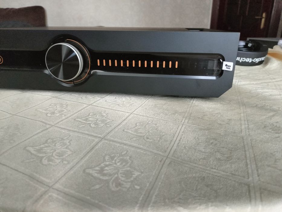 Roksan Caspian 4G стример усилитель