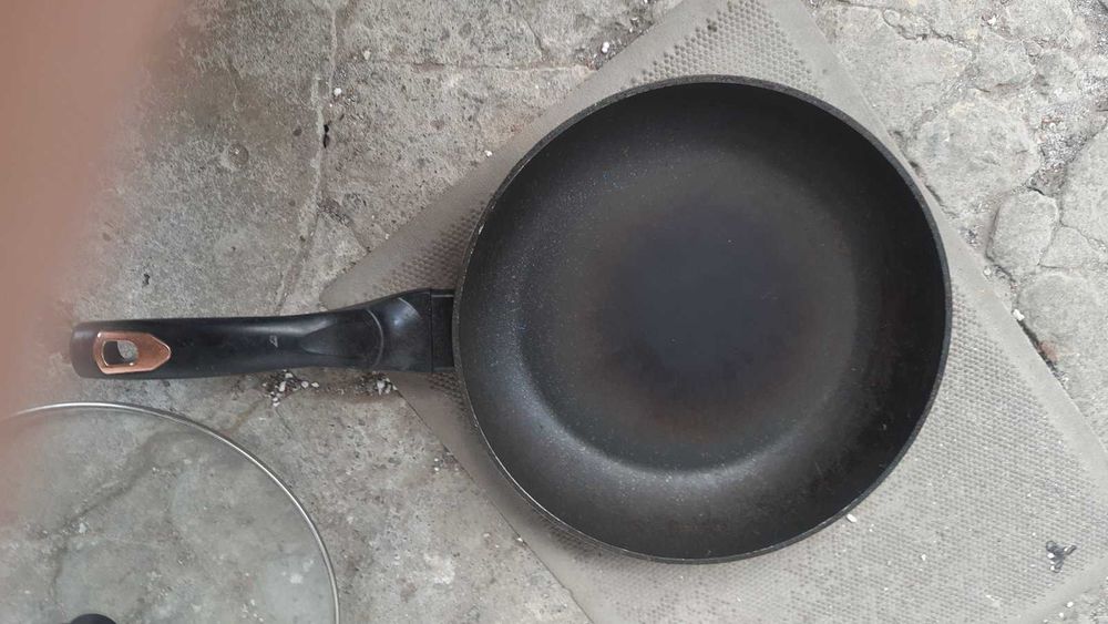 кастрюля ,сковородка,и ковшик
