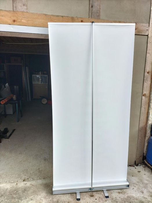 Reklama baner na stojaku roll up