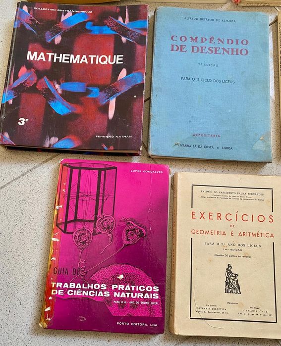 Manuais escolares antigos