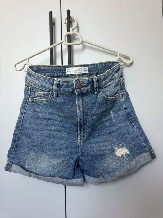Spodenki jeansowe jeans mom fit za 34 stradivarius