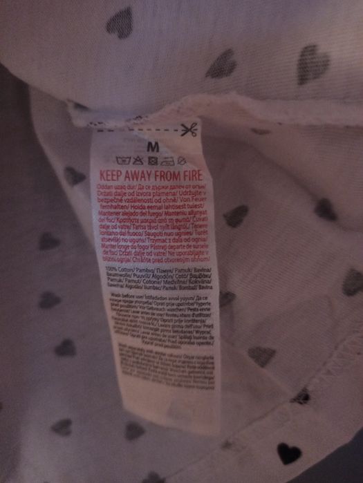Biała bluzka t-shirt czarne serduszka, rozmiar M