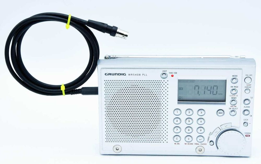 Radioamador Receptor portatil Grundig HF AM FM SSB mala acessorios