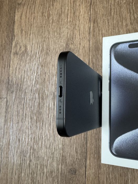 Айфон iPhone 15 icloud заблокований