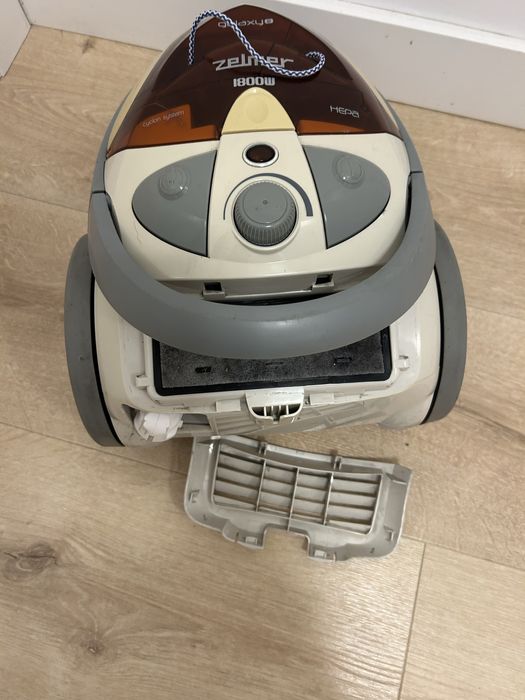 Sprzedam odkurzacz zelmer galaxsy ( silnik 1800 wat sprawny !)
