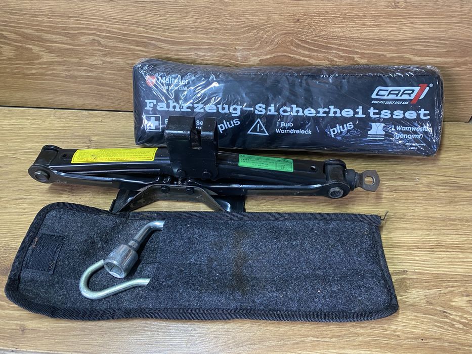 Домкрат, аптечка Hyundai Tucson , Kona,ix 35, Kia  Sportage