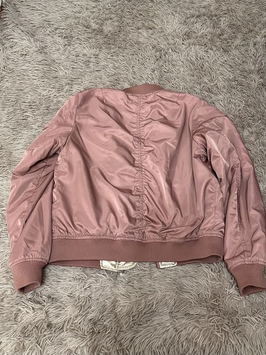 Рожевий бомбер Pull and bear у вінтажному стилі