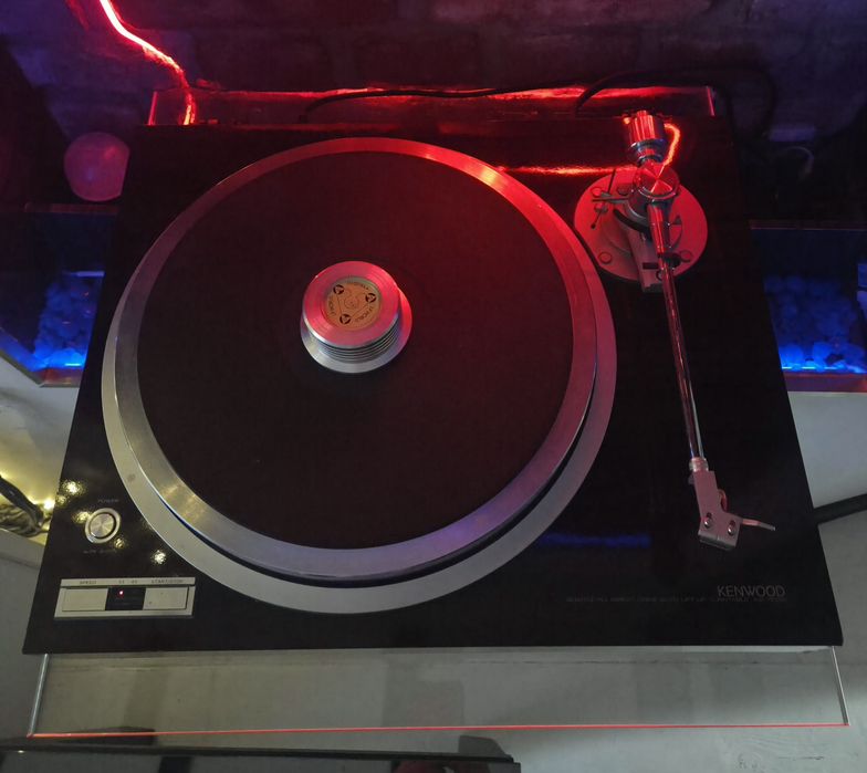 Gramofon Kenwood KD-700D