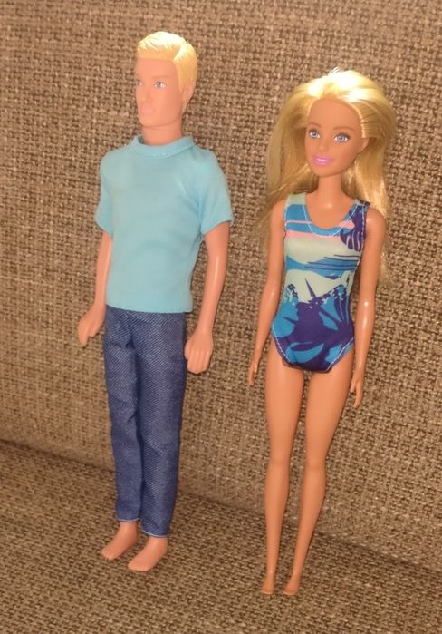 Barbie e boneco Simba