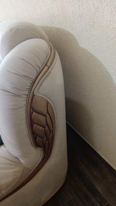 Sofá Semi Novo, Tons de Bege