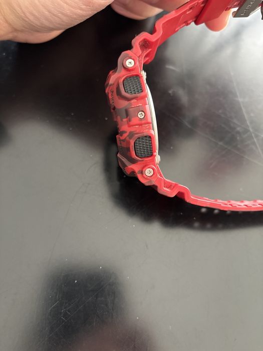 Casio G-SHOCK camuflado vermelho