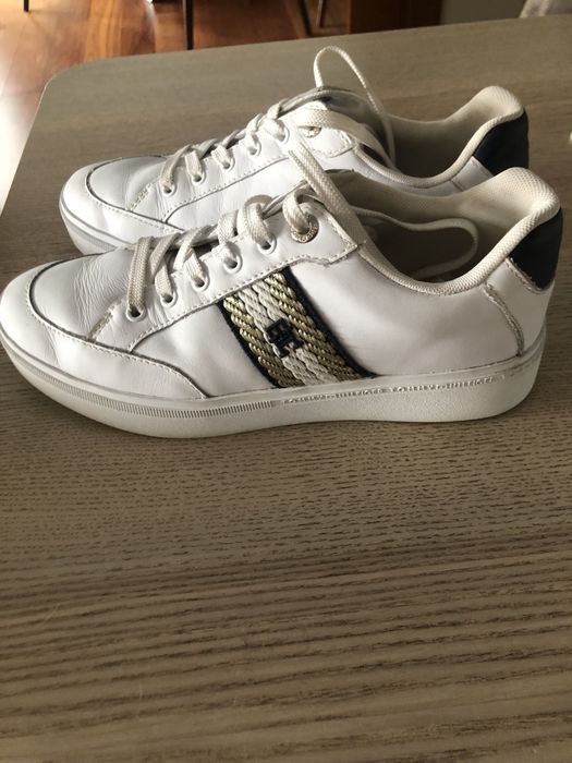 Tenis brancos Tommy Hilfiger