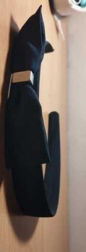 Bandolete azul escura com laço