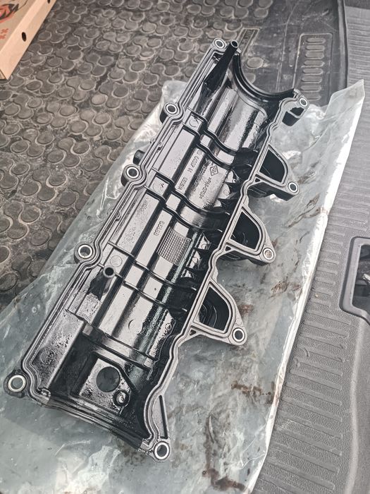 Клапанна кришка  Renault Megane 3