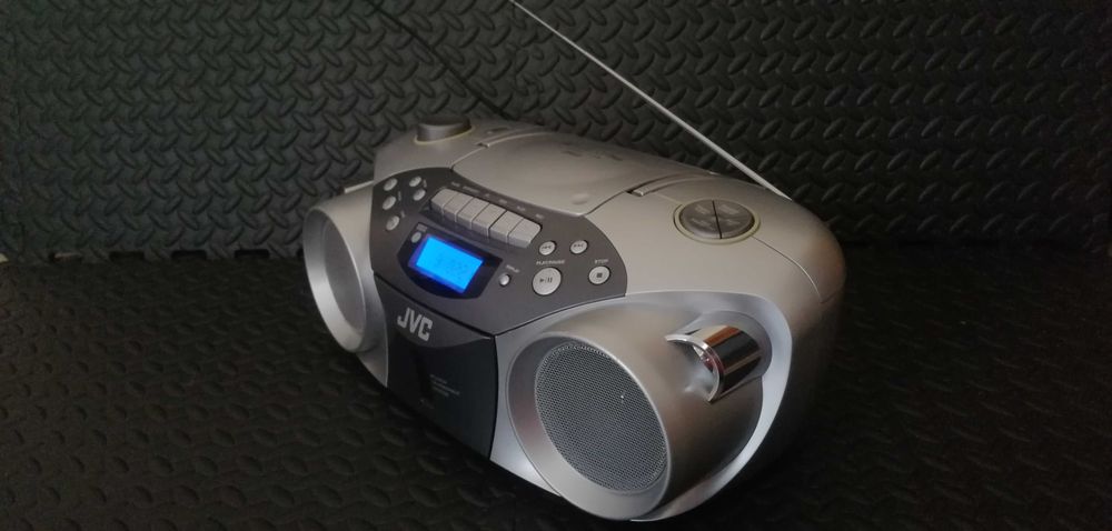Radiomagnetofon z CD JVC RC-EX36 (boombox)