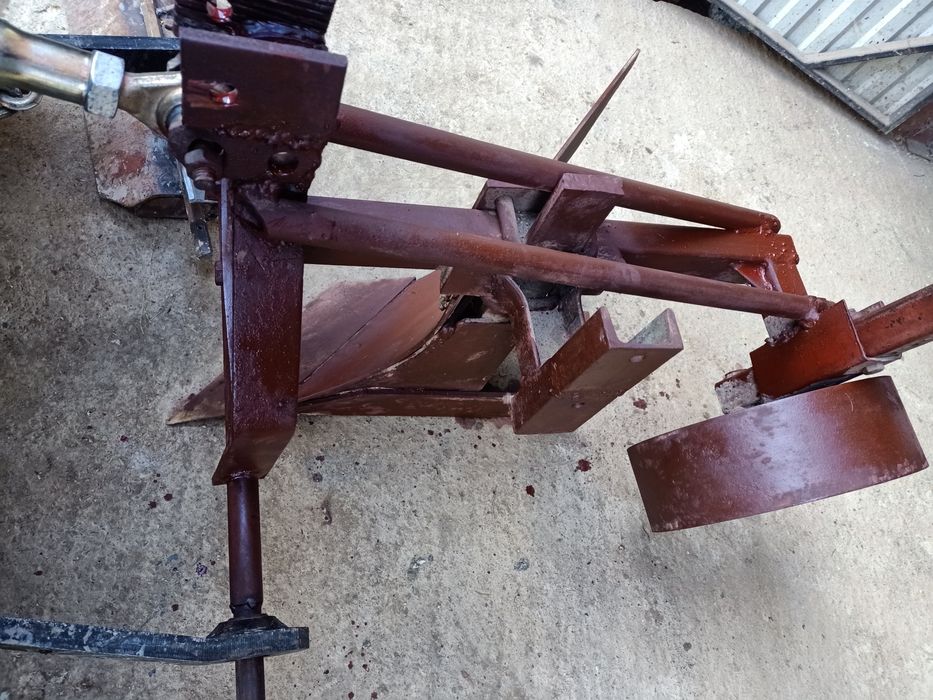 Плуг до трактора