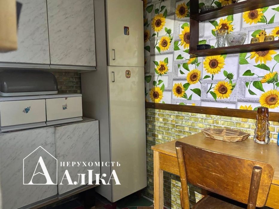 Продам дачний будинок на березі річки