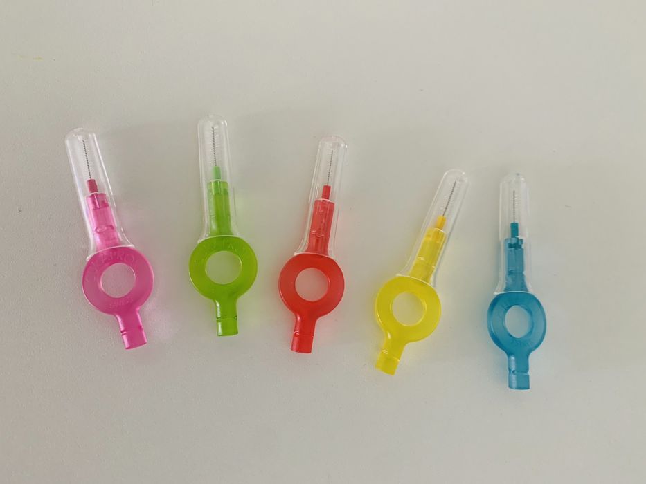 Curaprox щітки, пасти, йоршики