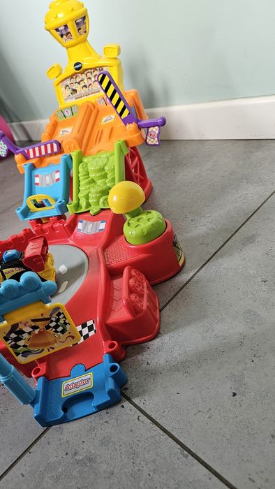 Tor wyścigowy tut tut vtech zjazd wyścigowy