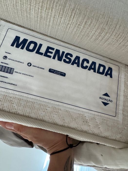 **Cama de casal estofada 160x200 com colchão Molaflex