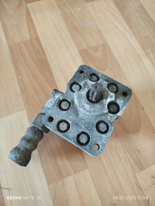 Продам масляный насос НШ-10